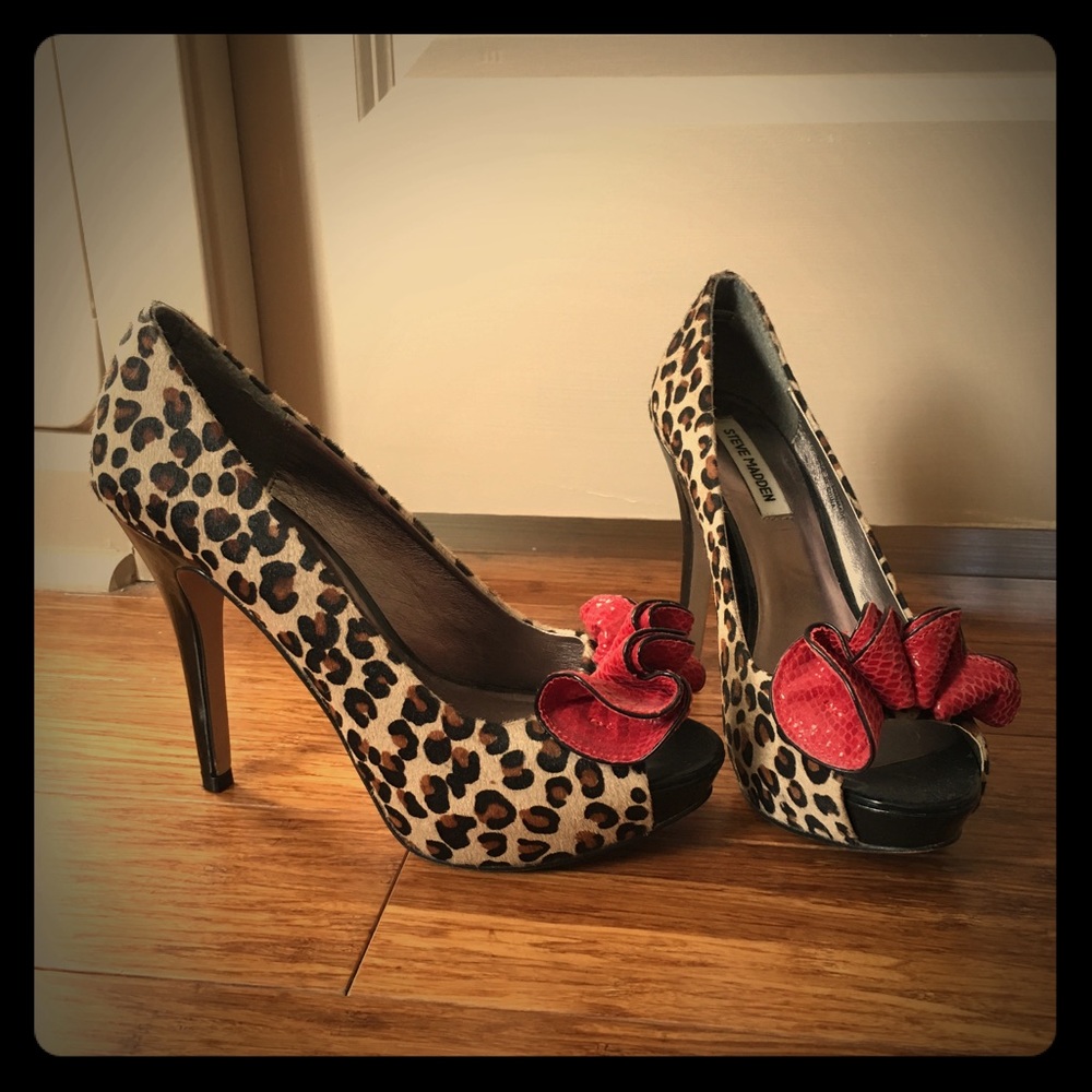 Steve Madden leopard pumps. EUC. Size 7.5